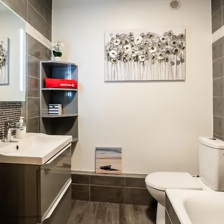 Апартаменты Ascot By Interhome